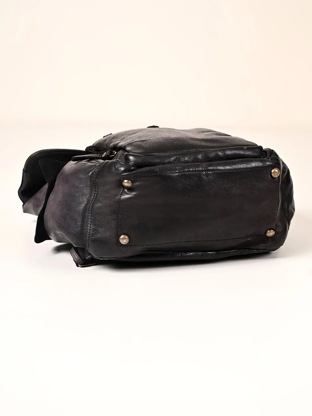 Art N Vintage Leo: Real Leather Black With Wash Effect Backpack