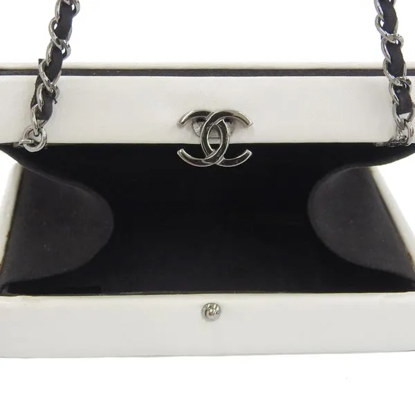 CHANEL Around 2008 Made Cc Mark Plate Metal Clasp Mini Chain Bag White/Black