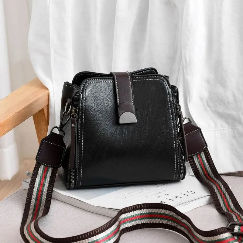 Retro Stitching Leather Crossbody Handbag