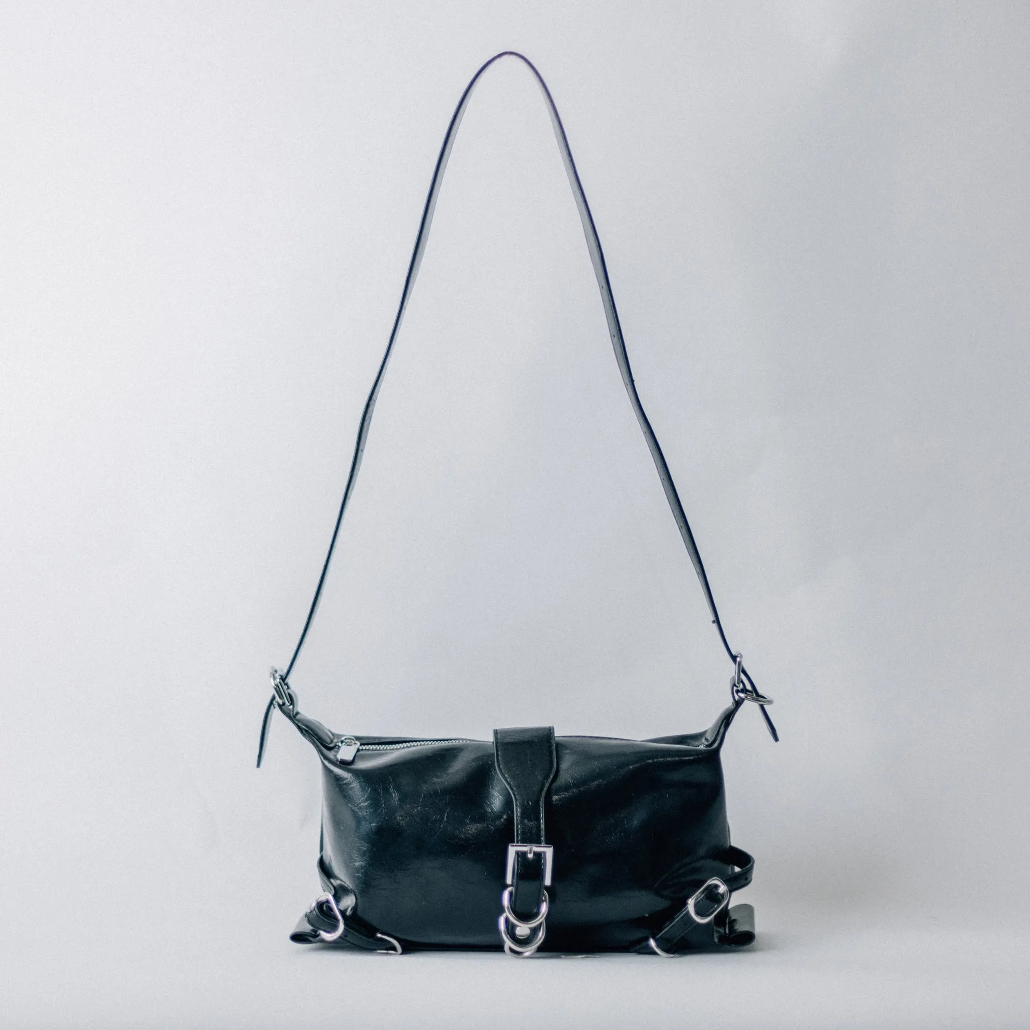 RINGS SHOULDER BAG-BLACK